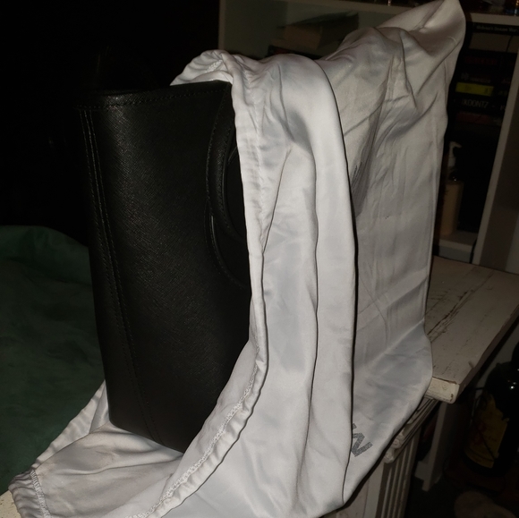 Bought the wrong size MK bag. - Picture 4 of 5